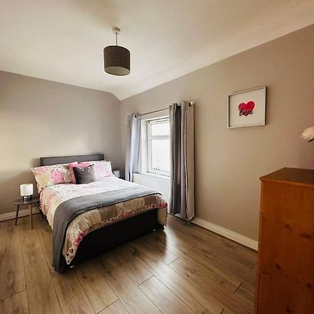 Gaeltacht Quarter Cosy Home Белфаст Екстер'єр фото